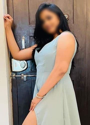 newly marride housewife escorts face blur image