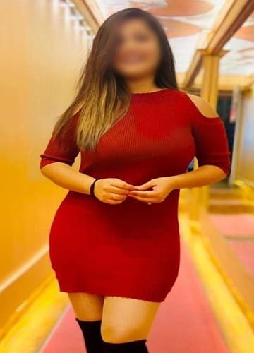 Pune Escorts model priya face blur image